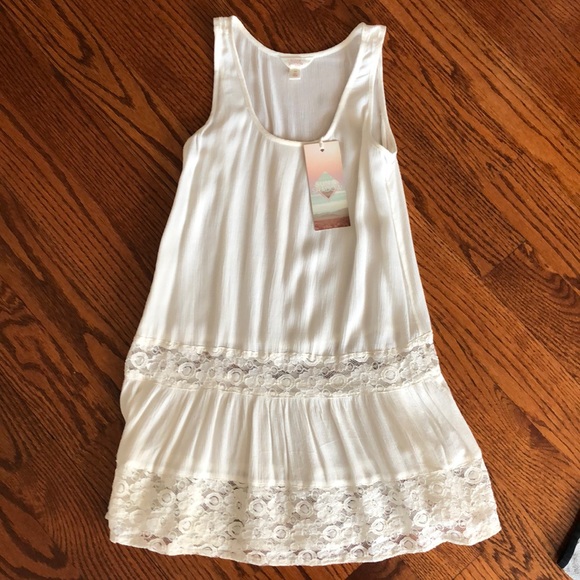 White, lace tank top - Picture 1 of 3